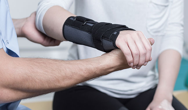 Which is Best for Your Injury: a Brace, Splint, or Cast?