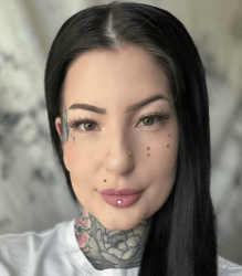 Alyssa Nutter photo