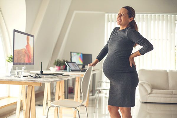 pregnant woman with back pain