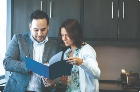 Innovative Thinking women reading a pamphlet